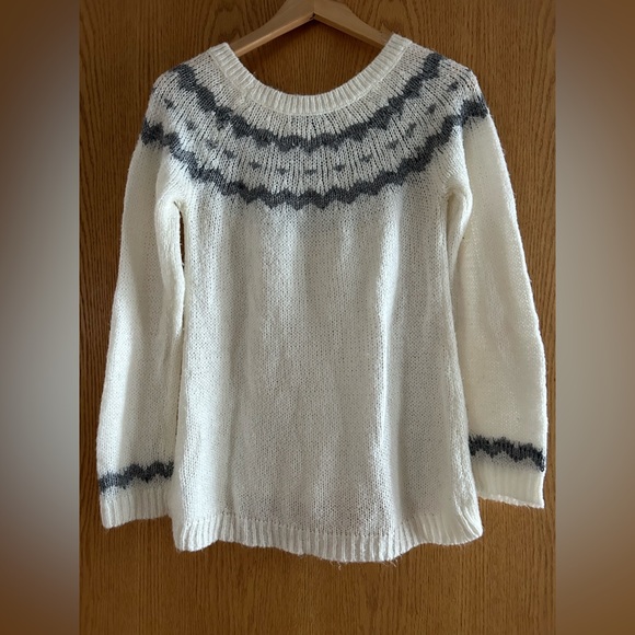 Women’s Relativity Sweater - Picture 4 of 6